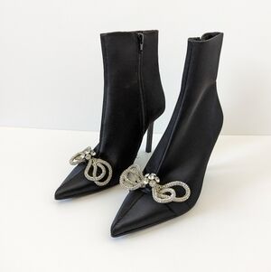 Steve Madden Ditty Mule Women's Embellished Ankle Boots Size 6M Black Satin NEW